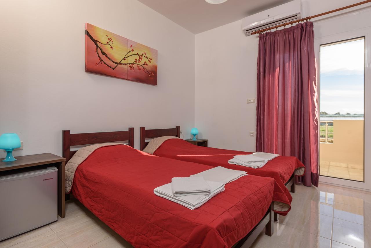 Elpidis Villa Коккинос Пиргос Экстерьер фото