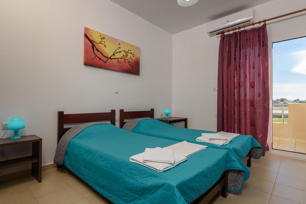 Elpidis Villa Коккинос Пиргос Экстерьер фото